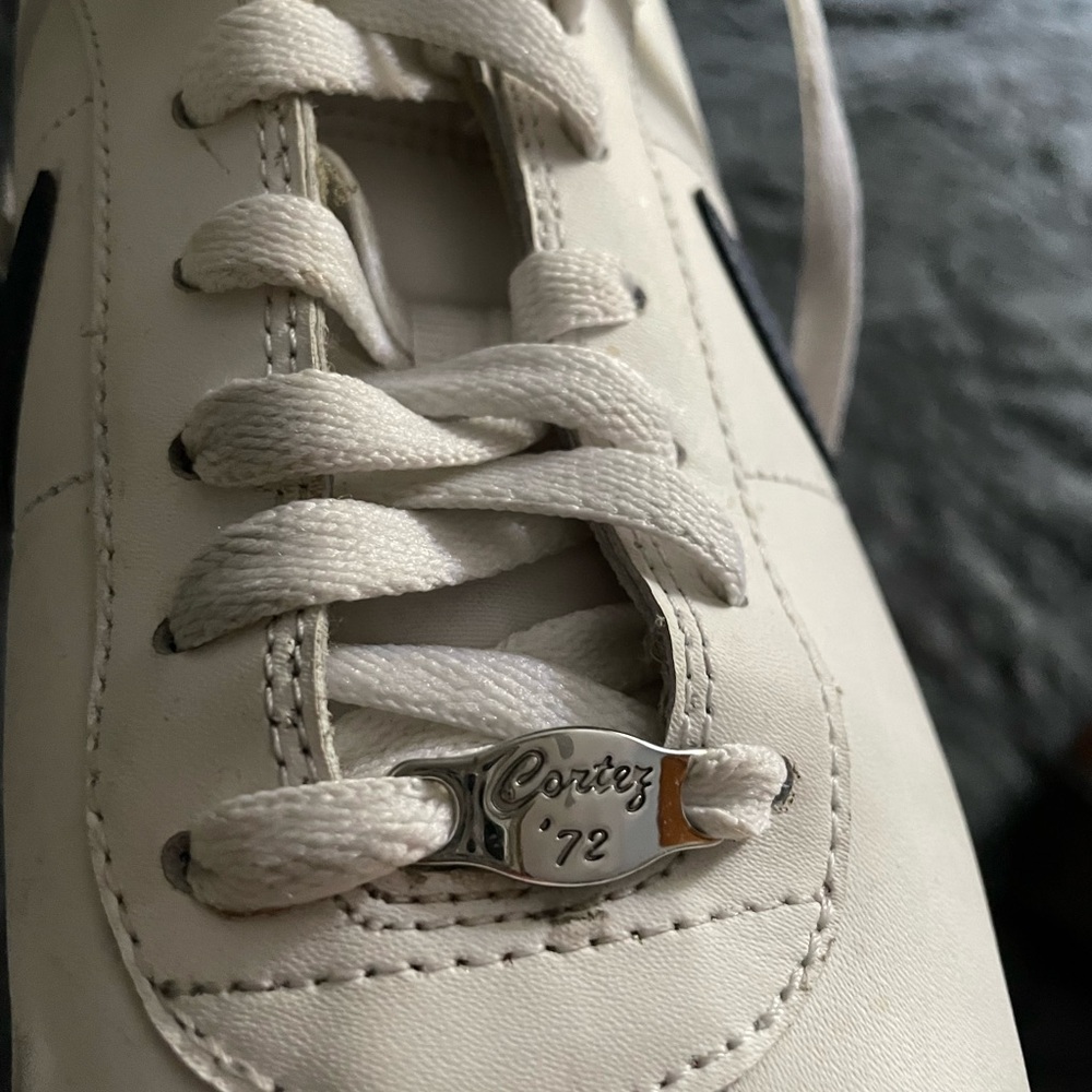 Nike White and Navy Athletic Shoes - Picture 5 of 6